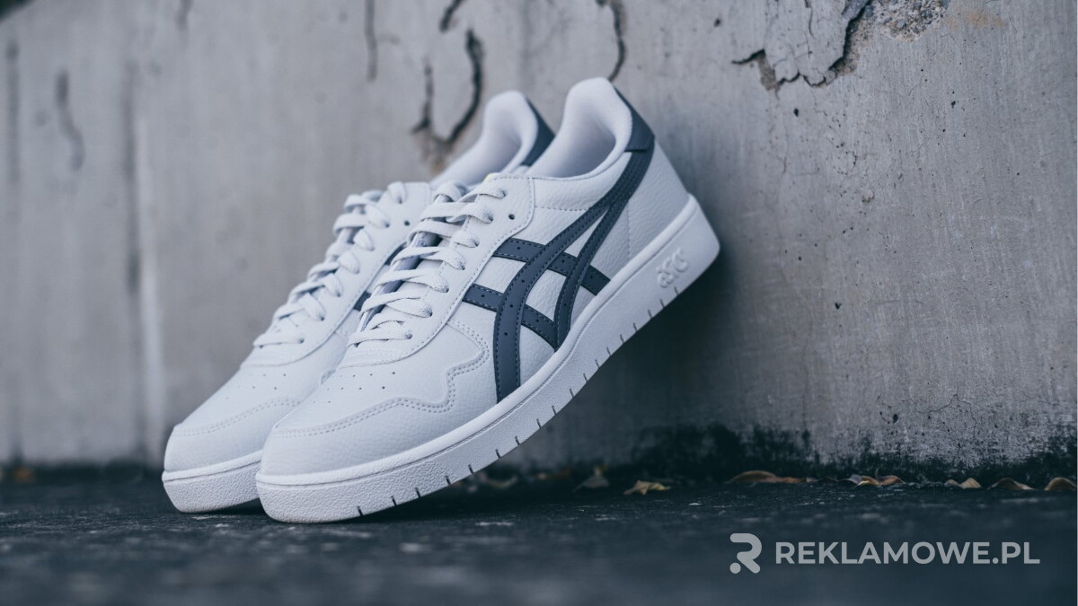Buty reklamowe dla seniorów – nisza czy przyszłość