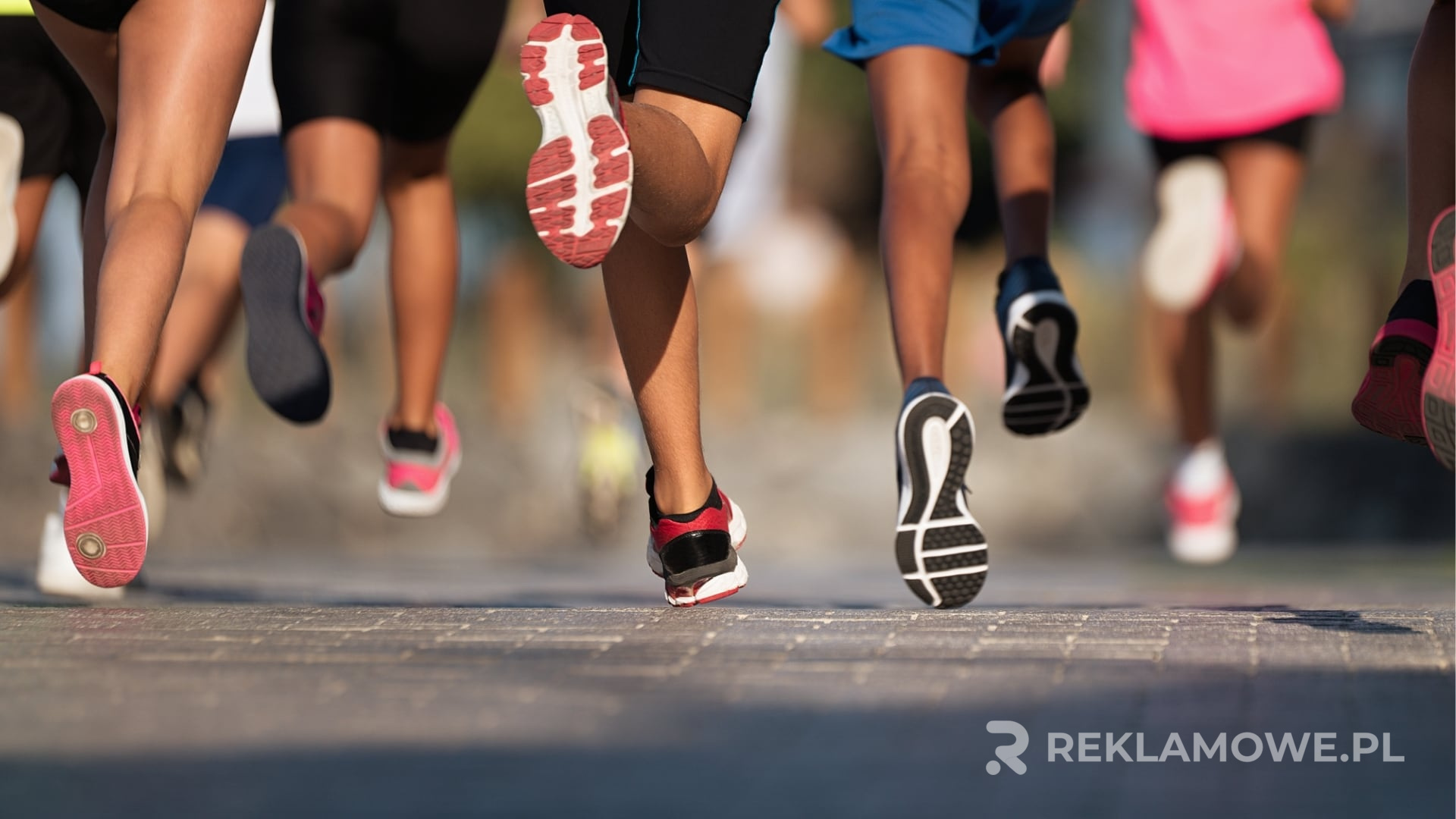 Trendy w projektowaniu butów reklamowych