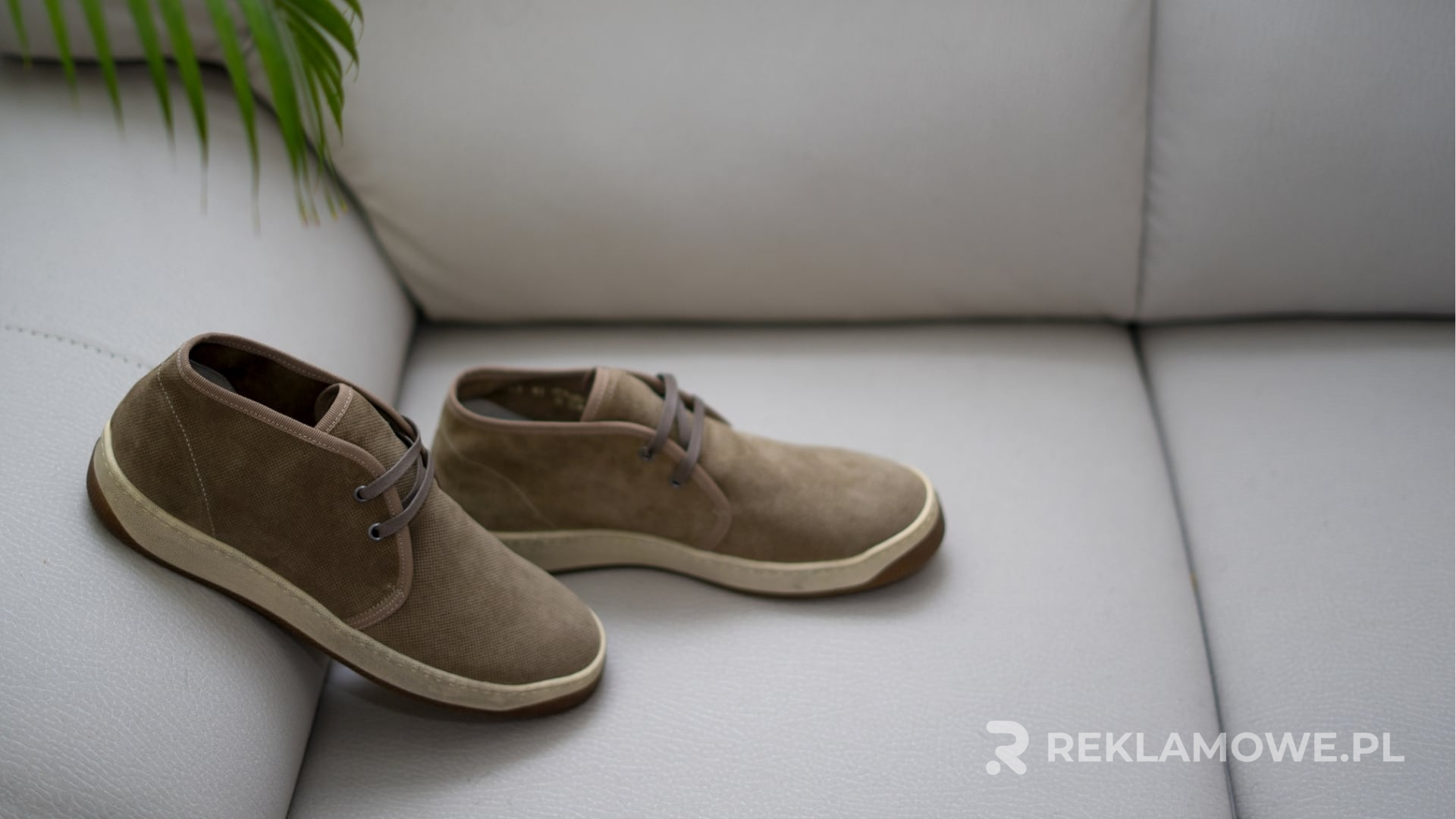 Trendy w projektowaniu butów reklamowych w 2025 roku Buty reklamowe trendy 2025